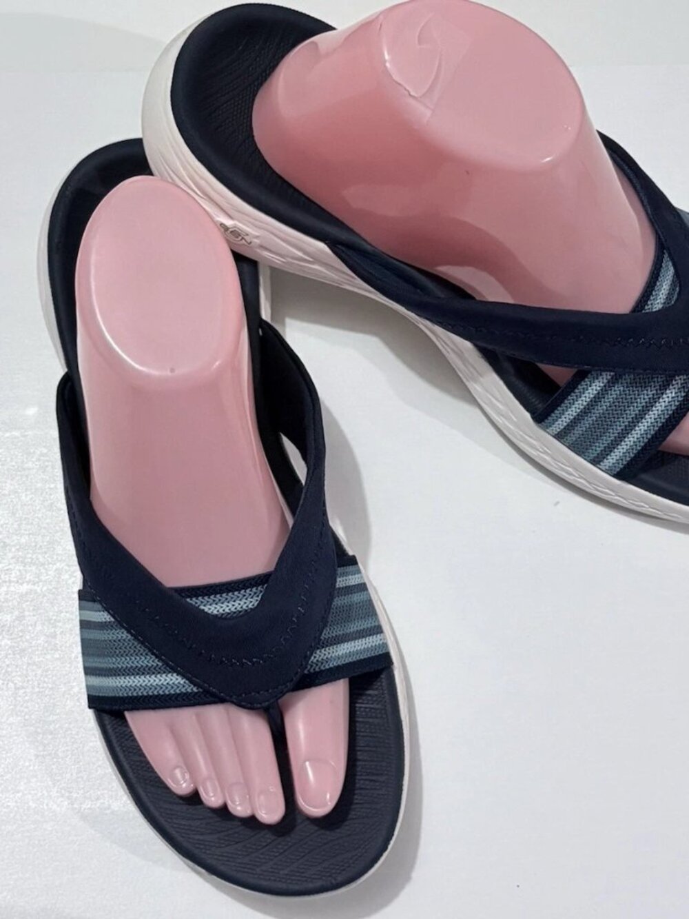 Skechers On-The-Go 5 GEN Sandals Womens Size 10 Navy Blue Goga Mat 140173